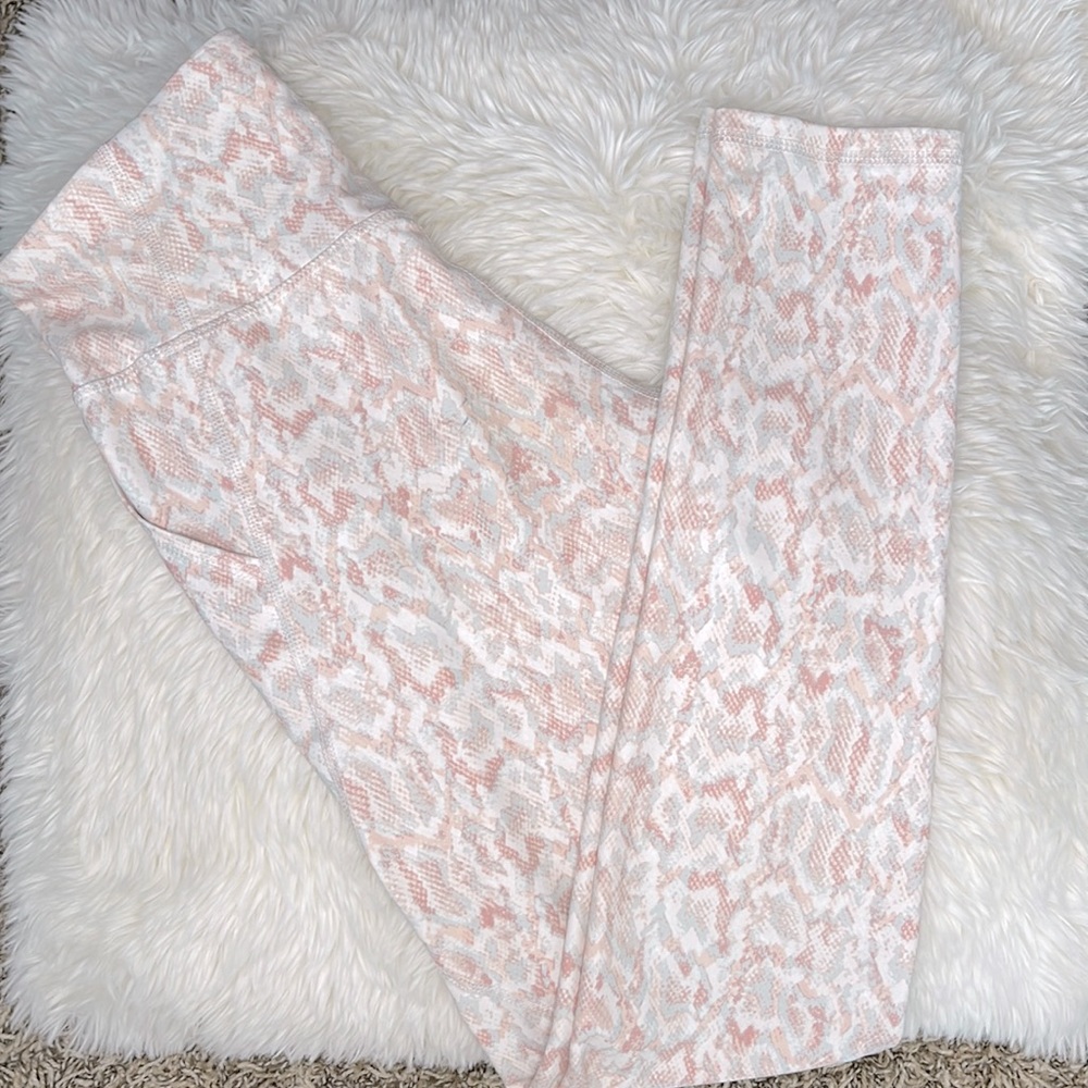 Light pink, snake skin, active wear leggings, from Old Navy!😊